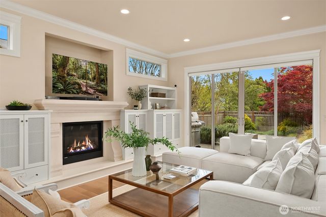 1145 33rd Avenue E, Seattle, WA 98112