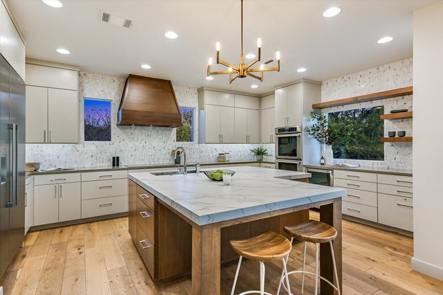 14 Rob Roy RD, Austin, TX 78746