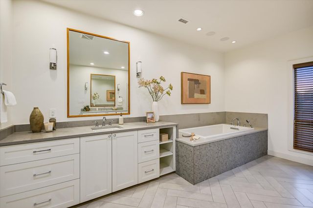 14 Rob Roy RD, Austin, TX 78746