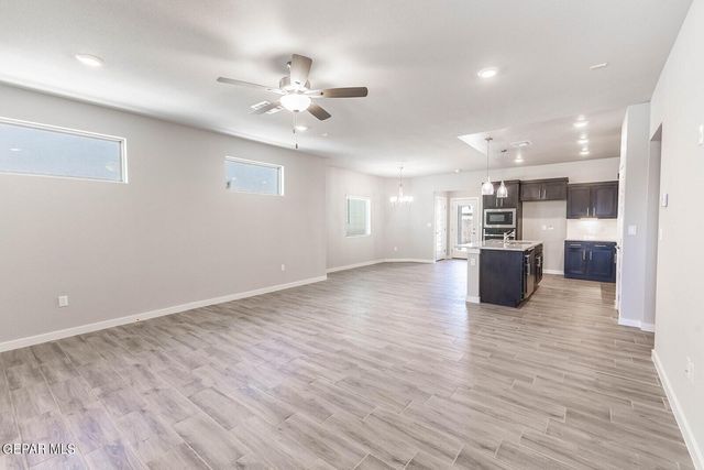 3928 Peak Place, El Paso, TX 79938