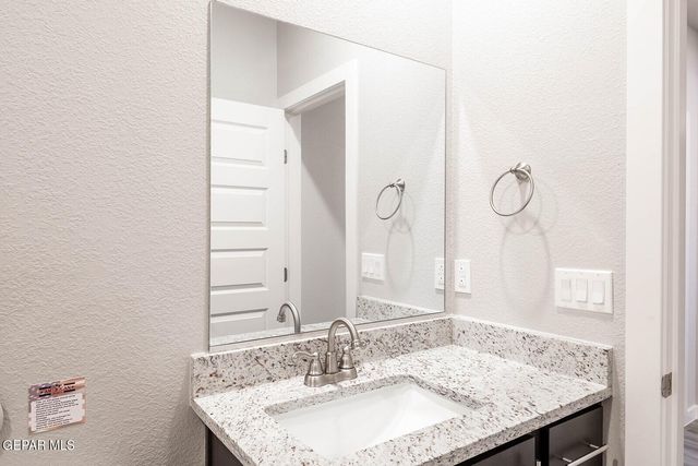 3928 Peak Place, El Paso, TX 79938