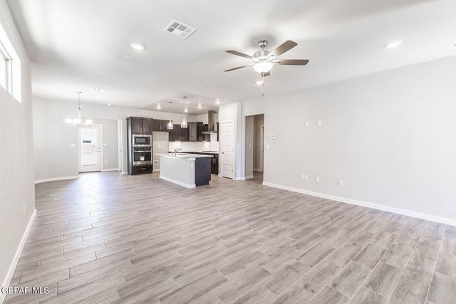 3928 Peak Place, El Paso, TX 79938