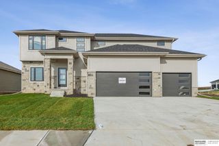 6332 N 207th Street, Elkhorn, NE 68022