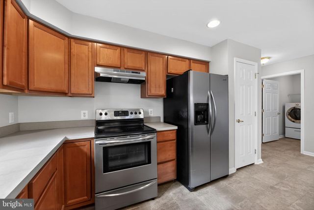 33 BEAR CREEK DR, Mantua, NJ 08051