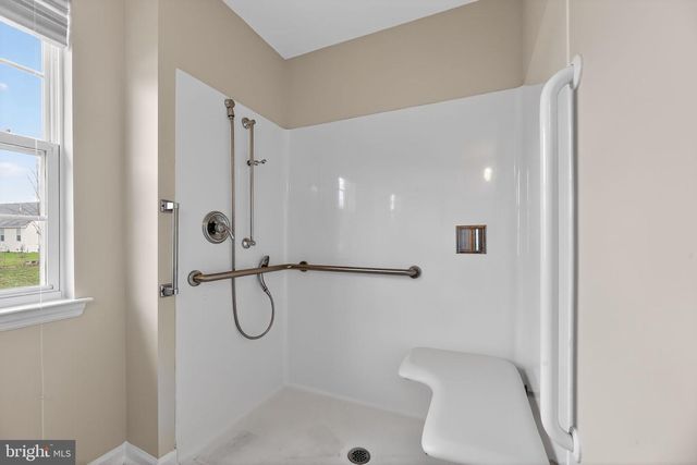 33 BEAR CREEK DR, Mantua, NJ 08051