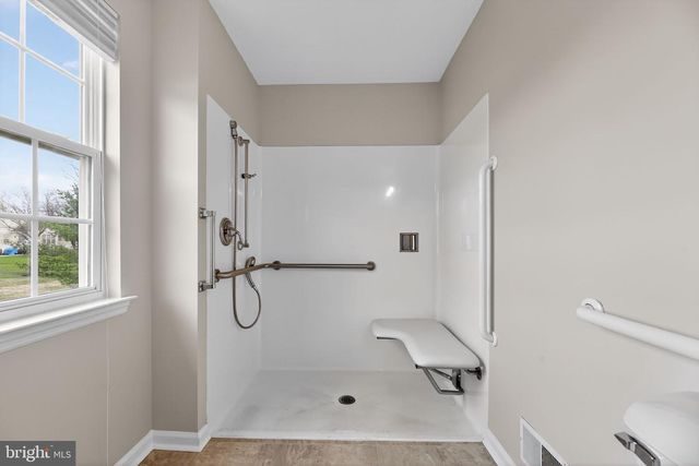 33 BEAR CREEK DR, Mantua, NJ 08051