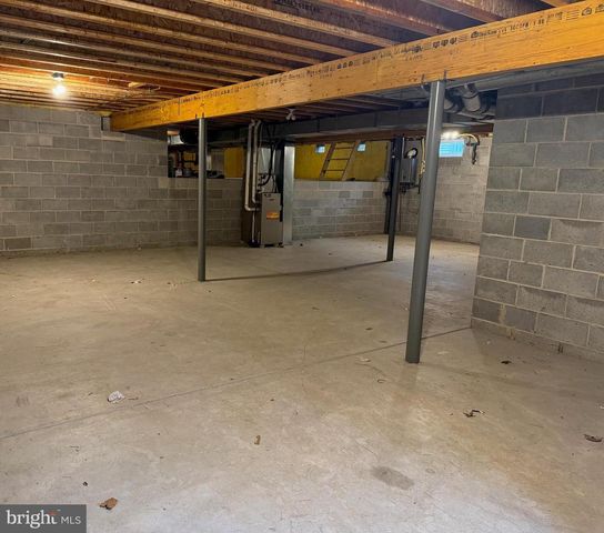 33 BEAR CREEK DR, Mantua, NJ 08051