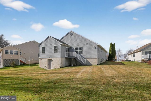 33 BEAR CREEK DR, Mantua, NJ 08051