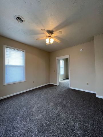 827-829 W 15th Street, Davenport, IA 52804