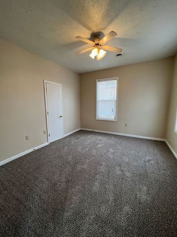 827-829 W 15th Street, Davenport, IA 52804