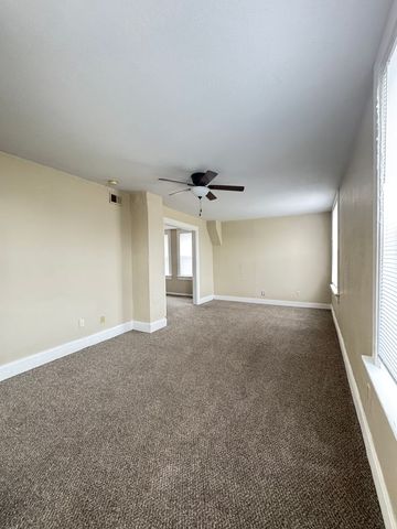 827-829 W 15th Street, Davenport, IA 52804