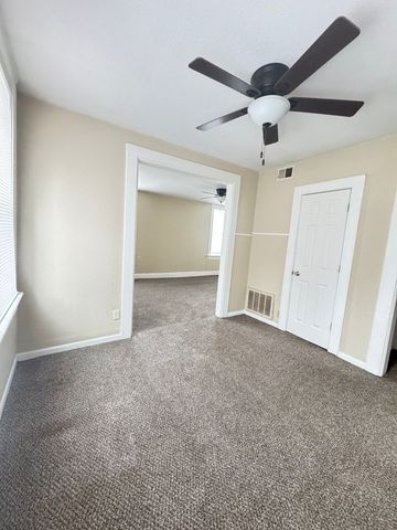 827-829 W 15th Street, Davenport, IA 52804