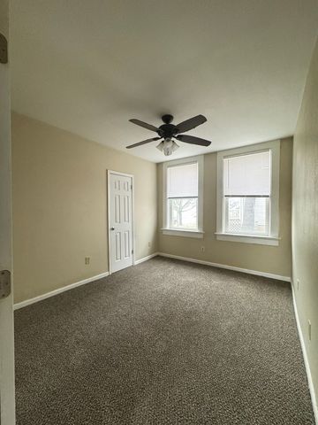 827-829 W 15th Street, Davenport, IA 52804