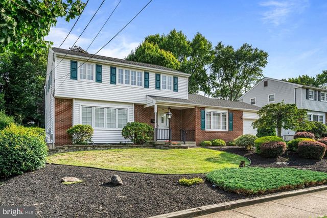 86 GREENWOOD DR, Blackwood, NJ 08012