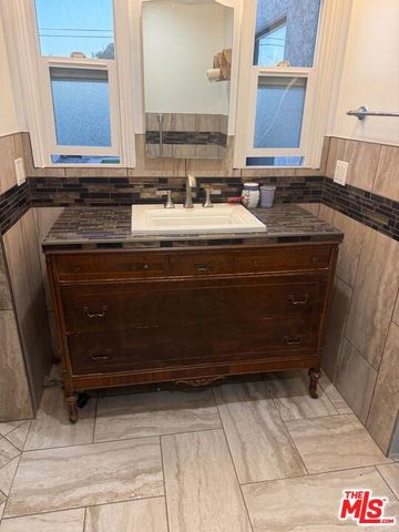 3211 W 78th Street, Los Angeles, CA 90043