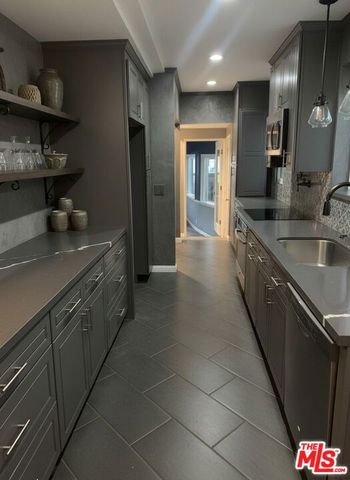 3211 W 78th Street, Los Angeles, CA 90043