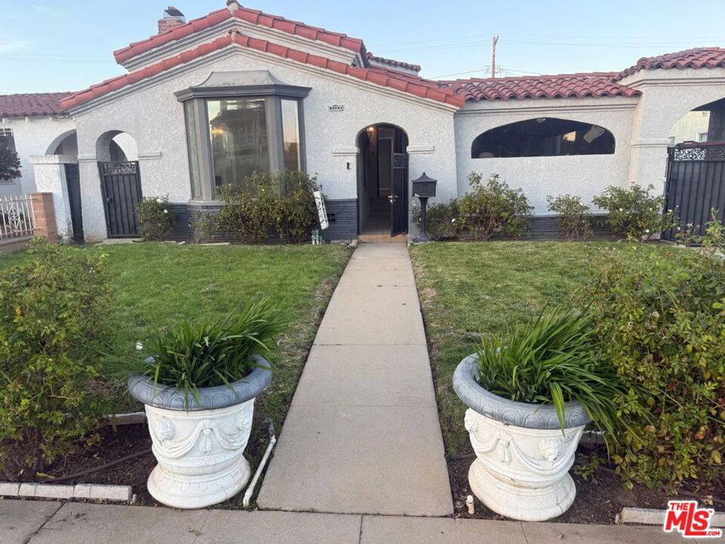 3211 W 78th Street, Los Angeles, CA 90043