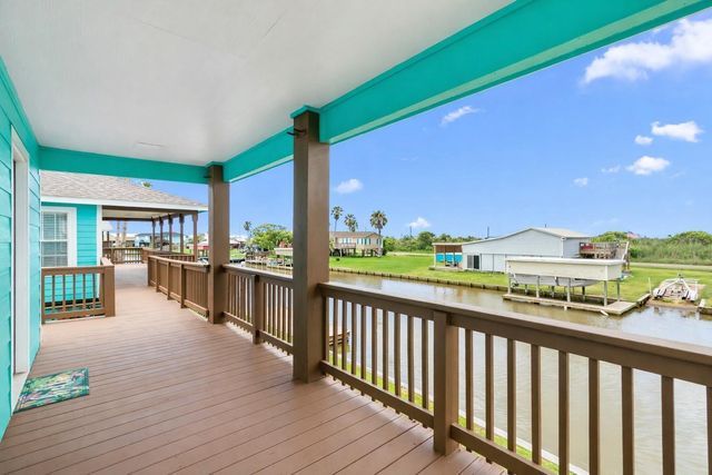 621 County Road 202, Sargent, TX 77414