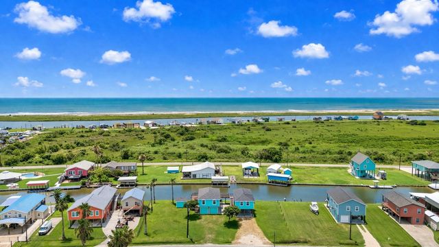 621 County Road 202, Sargent, TX 77414