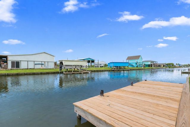 621 County Road 202, Sargent, TX 77414