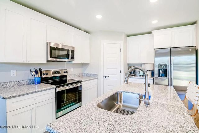 6702 Afton Cove, Ocean Springs, MS 39564