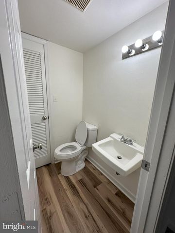 12 MANCHESTER CT, Fredericksburg, VA 22408