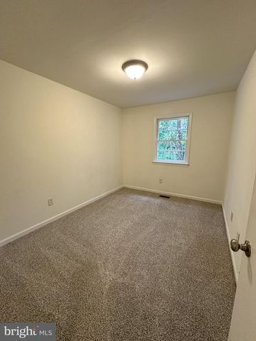 12 MANCHESTER CT, Fredericksburg, VA 22408