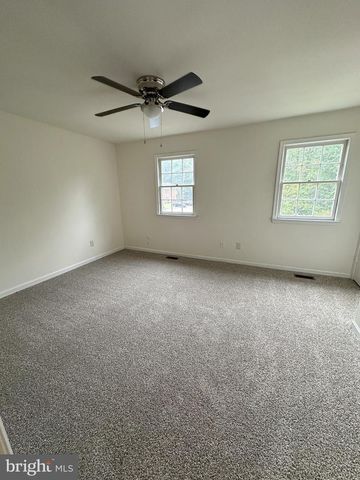 12 MANCHESTER CT, Fredericksburg, VA 22408