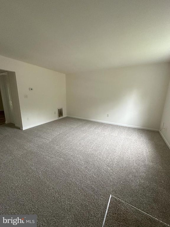 12 MANCHESTER CT, Fredericksburg, VA 22408
