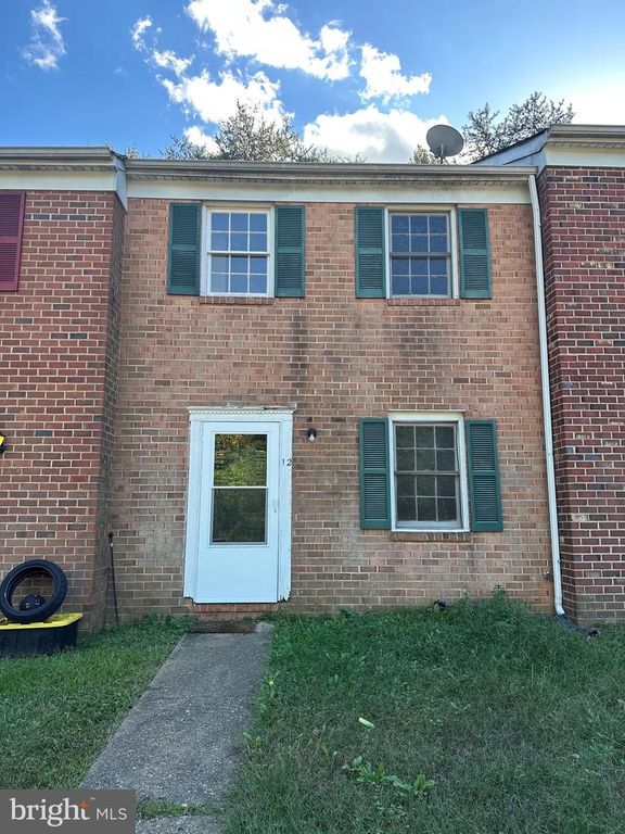 12 MANCHESTER CT, Fredericksburg, VA 22408
