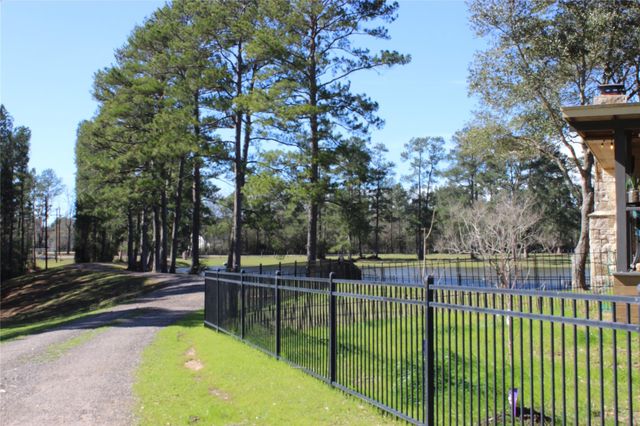 28335 Riley Road, Waller, TX 77484