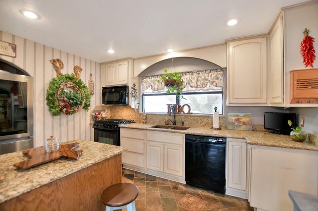 28335 Riley Road, Waller, TX 77484