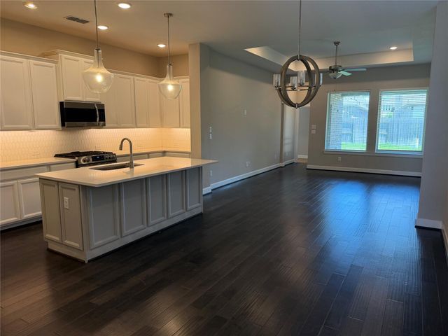 10727 Bridgeport Path Court, Missouri City, TX 77459