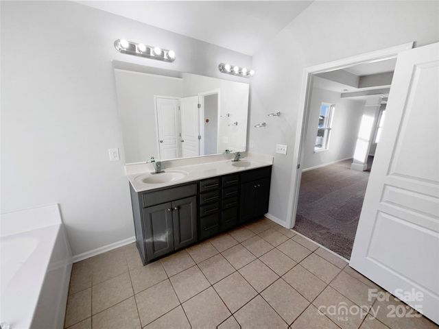 209 Minitree Lane, Charlotte, NC 28214