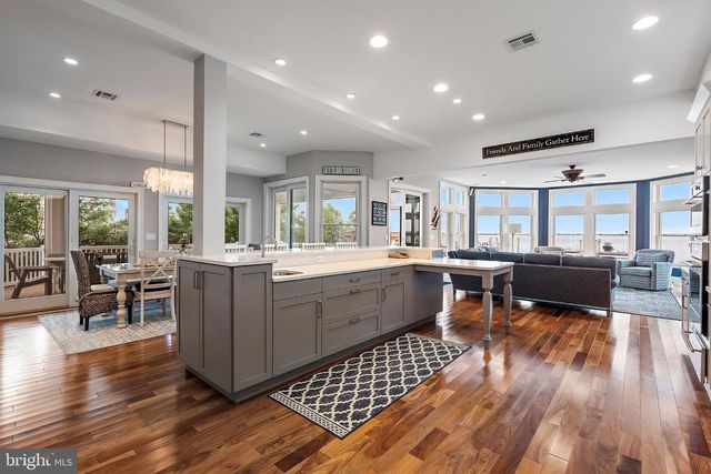 11 W 51ST ST, Long Beach, NJ 08008