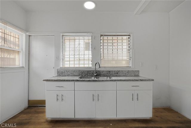 531 W 5th Street, Long Beach, CA 90802