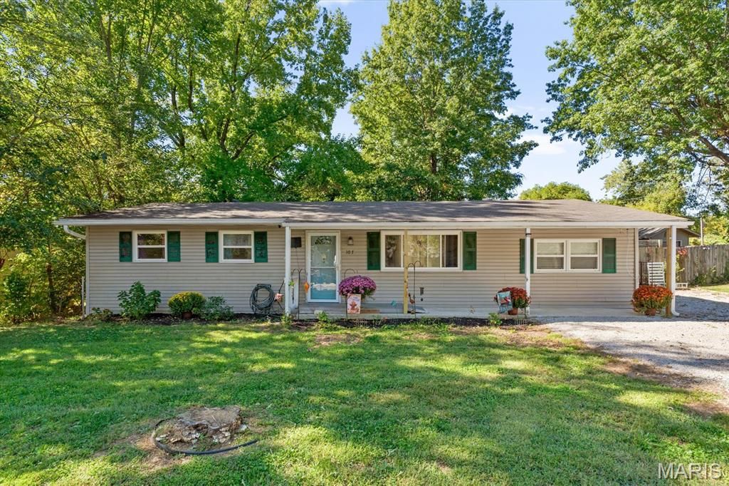 107 Howard Drive, Belleville, IL 62223