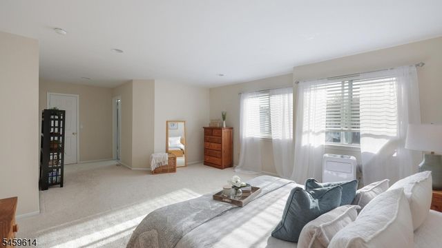 20 Crammer Ln, Hillsborough Twp., NJ 08844