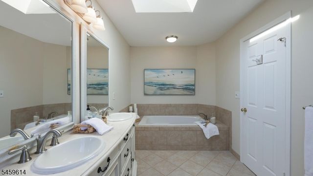 20 Crammer Ln, Hillsborough Twp., NJ 08844