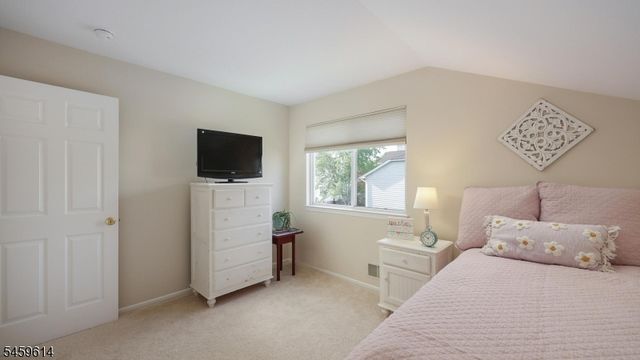 20 Crammer Ln, Hillsborough Twp., NJ 08844