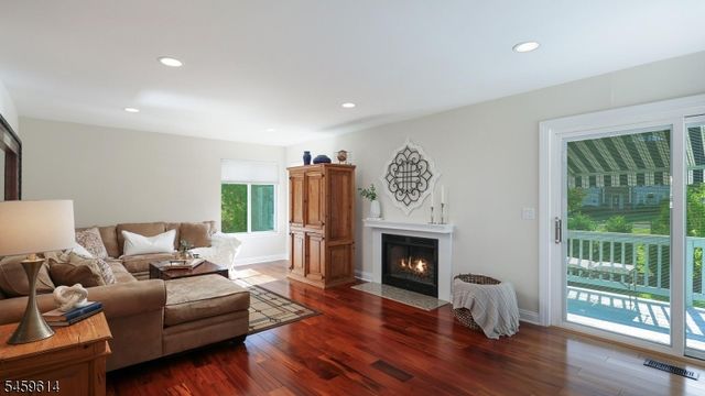 20 Crammer Ln, Hillsborough Twp., NJ 08844