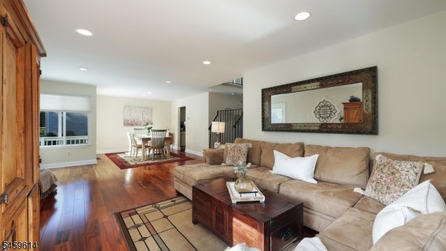 20 Crammer Ln, Hillsborough Twp., NJ 08844