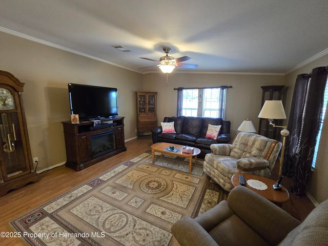 14221 Midmoor Boulevard, Brooksville, FL 34613