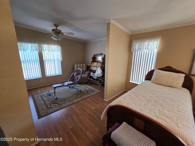 14221 Midmoor Boulevard, Brooksville, FL 34613