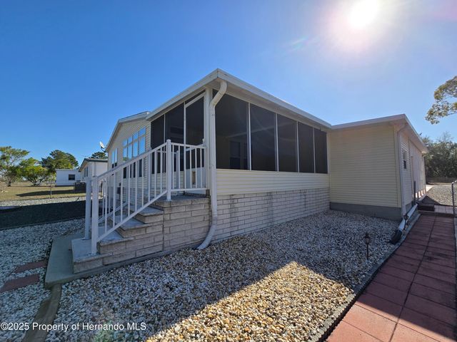 14221 Midmoor Boulevard, Brooksville, FL 34613