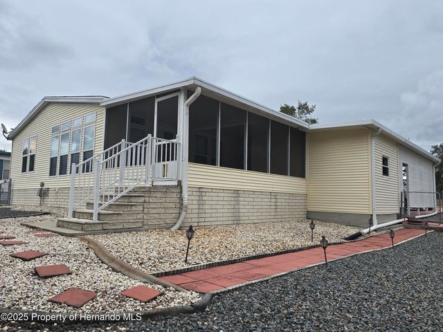 14221 Midmoor Boulevard, Brooksville, FL 34613