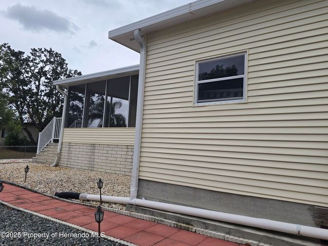 14221 Midmoor Boulevard, Brooksville, FL 34613