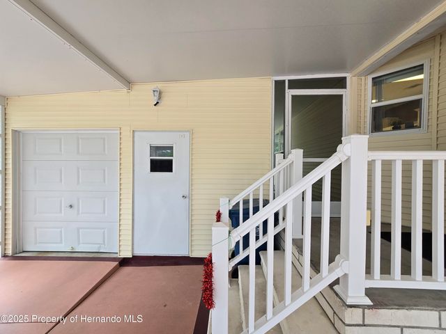 14221 Midmoor Boulevard, Brooksville, FL 34613