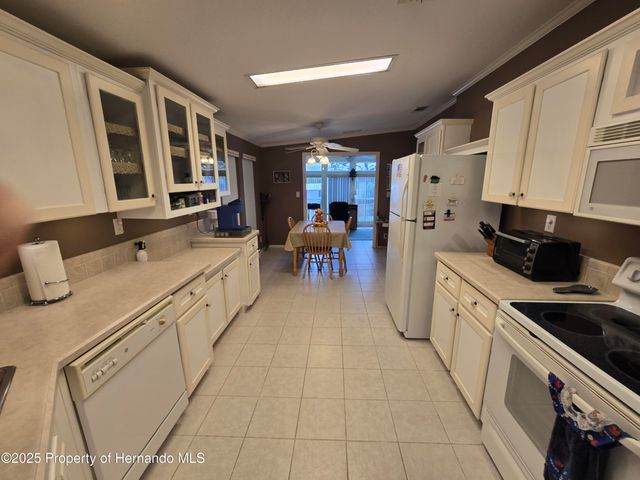 14221 Midmoor Boulevard, Brooksville, FL 34613