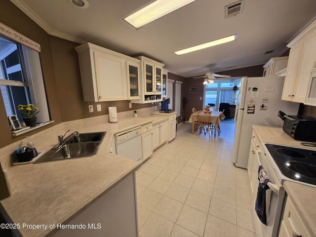 14221 Midmoor Boulevard, Brooksville, FL 34613